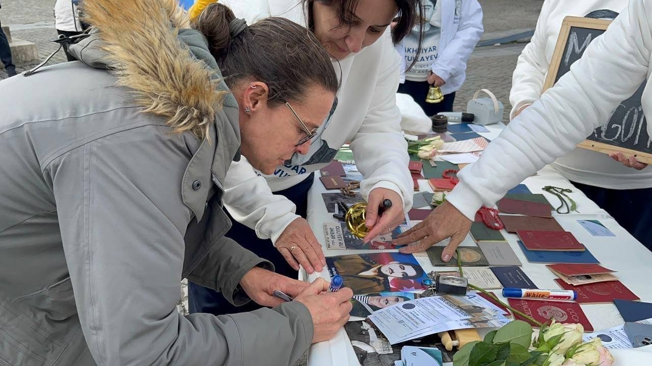 Azərbaycanlı itkin ailələri Brüsseldə silsilə aksiyalar keçirib - FOTOLAR