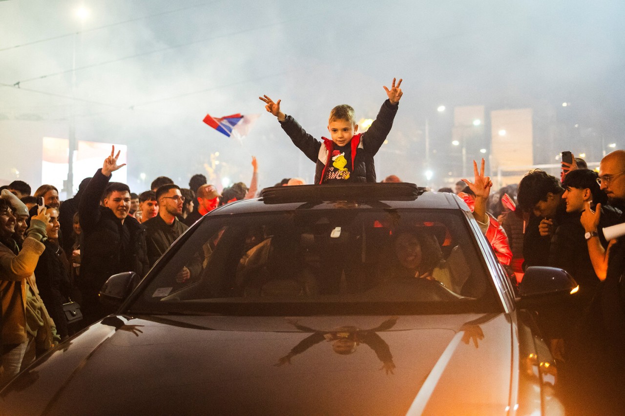 Serblərin üzü gülür... - FOTOLAR