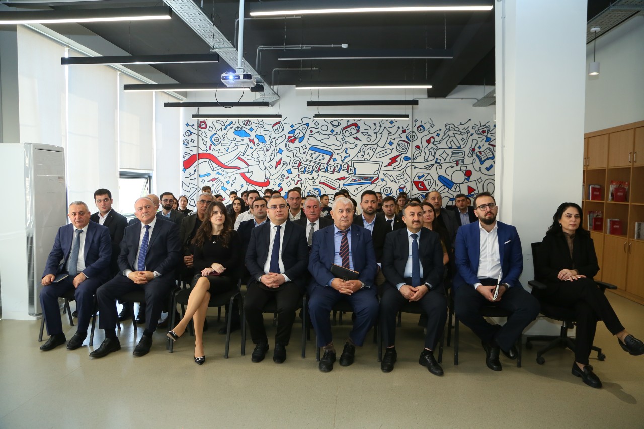 İrlandiyalı professor AzTU-da mühazirə oxudu - FOTOLAR