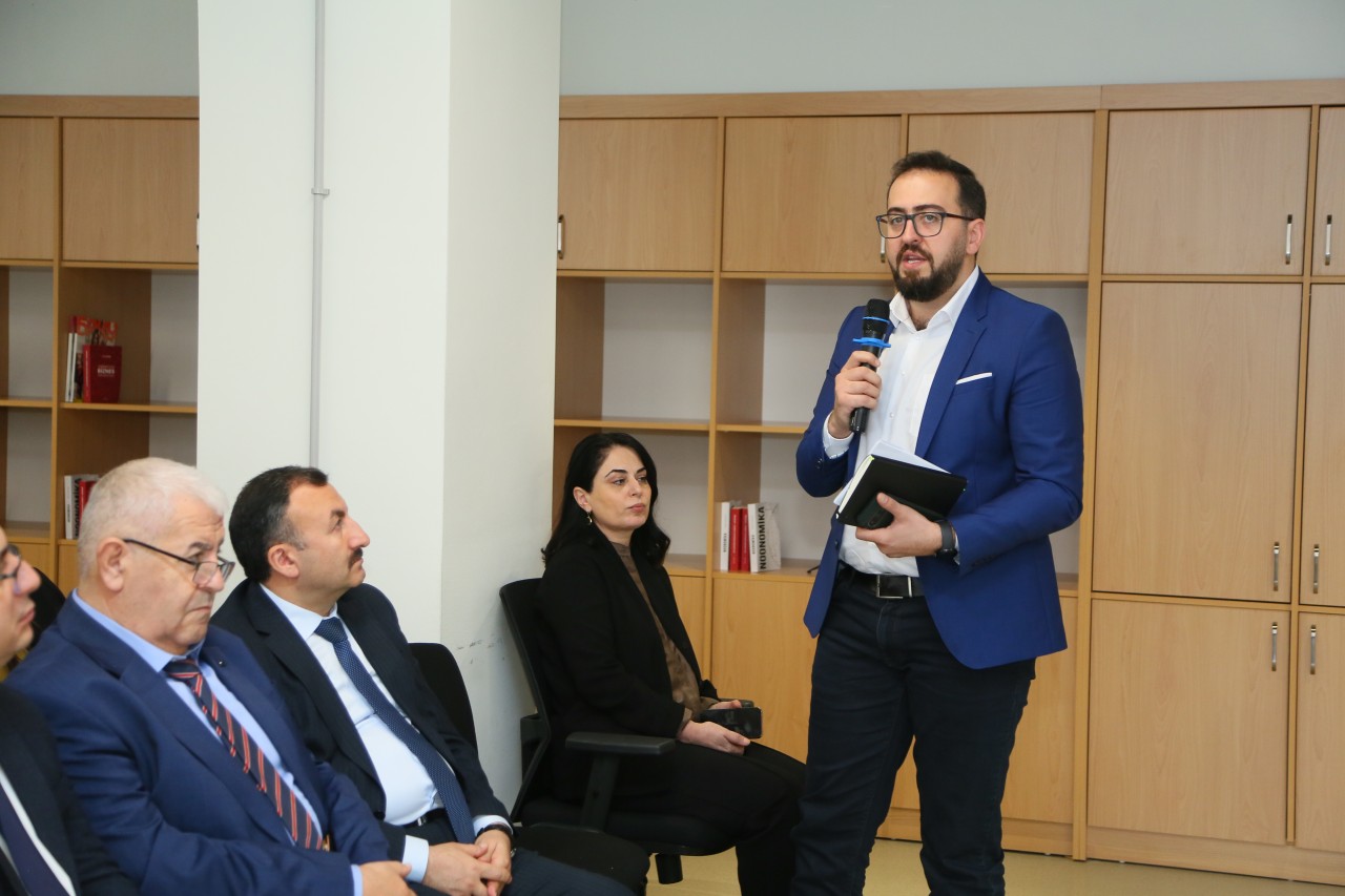 İrlandiyalı professor AzTU-da mühazirə oxudu - FOTOLAR