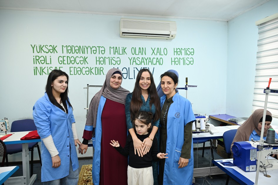 Leyla Əliyeva sosial tikiş müəssisəsində - FOTOLAR