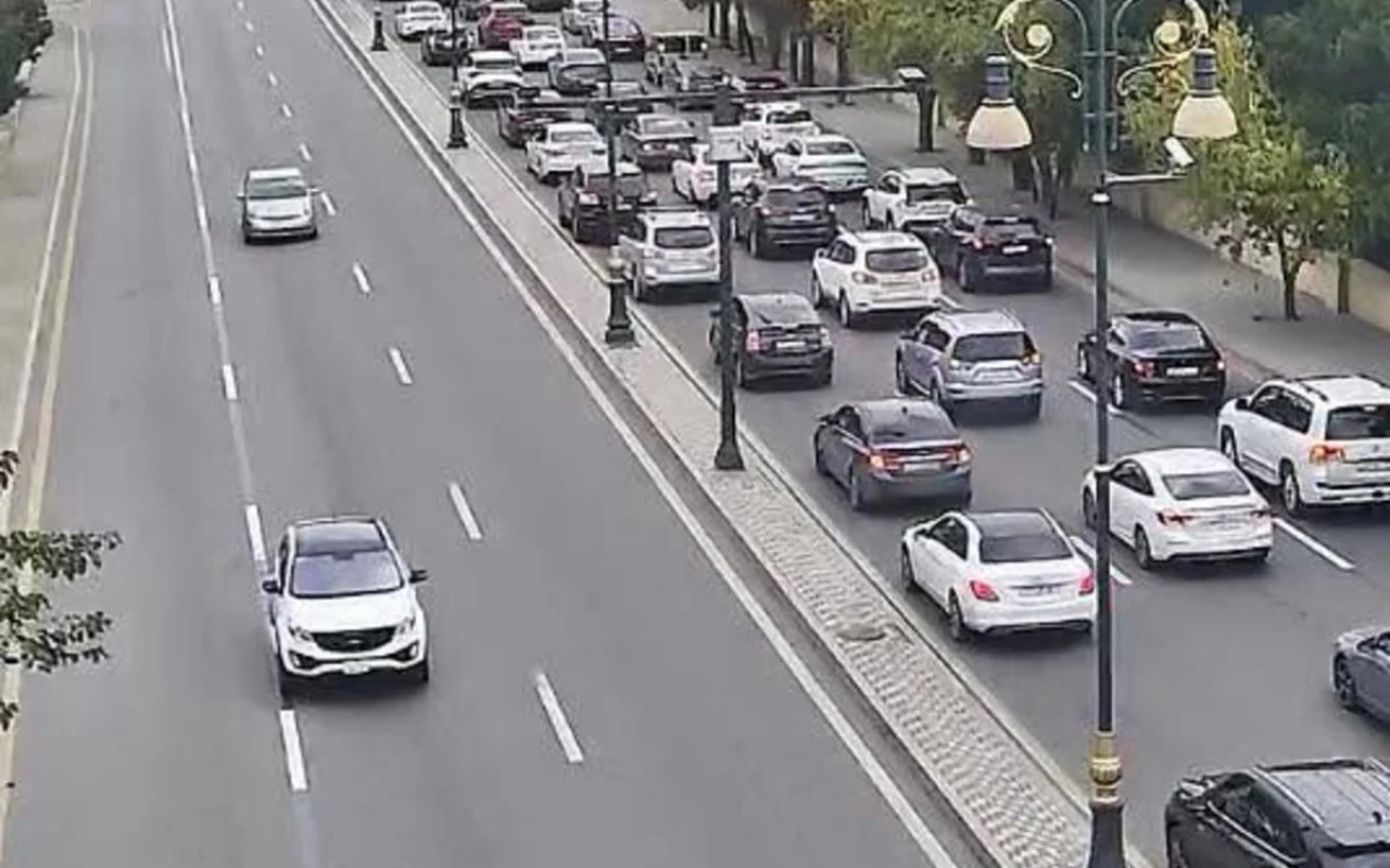 Bəzi yollarda sıxlıq yarandı