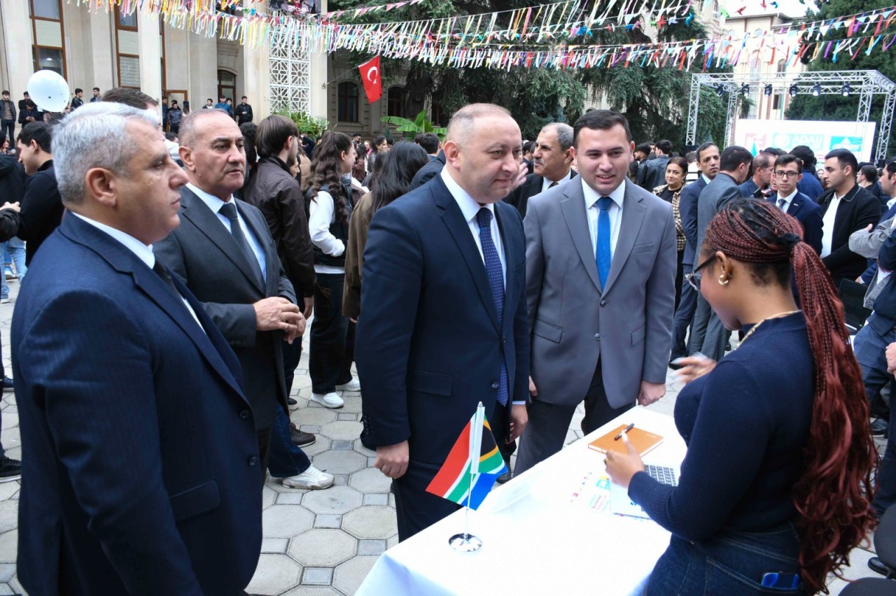 ADAU-da tələbələrin I Beynəlxalq Mədəniyyət Festivalı rəngarəng proqramla yadda qalıb - FOTOLAR