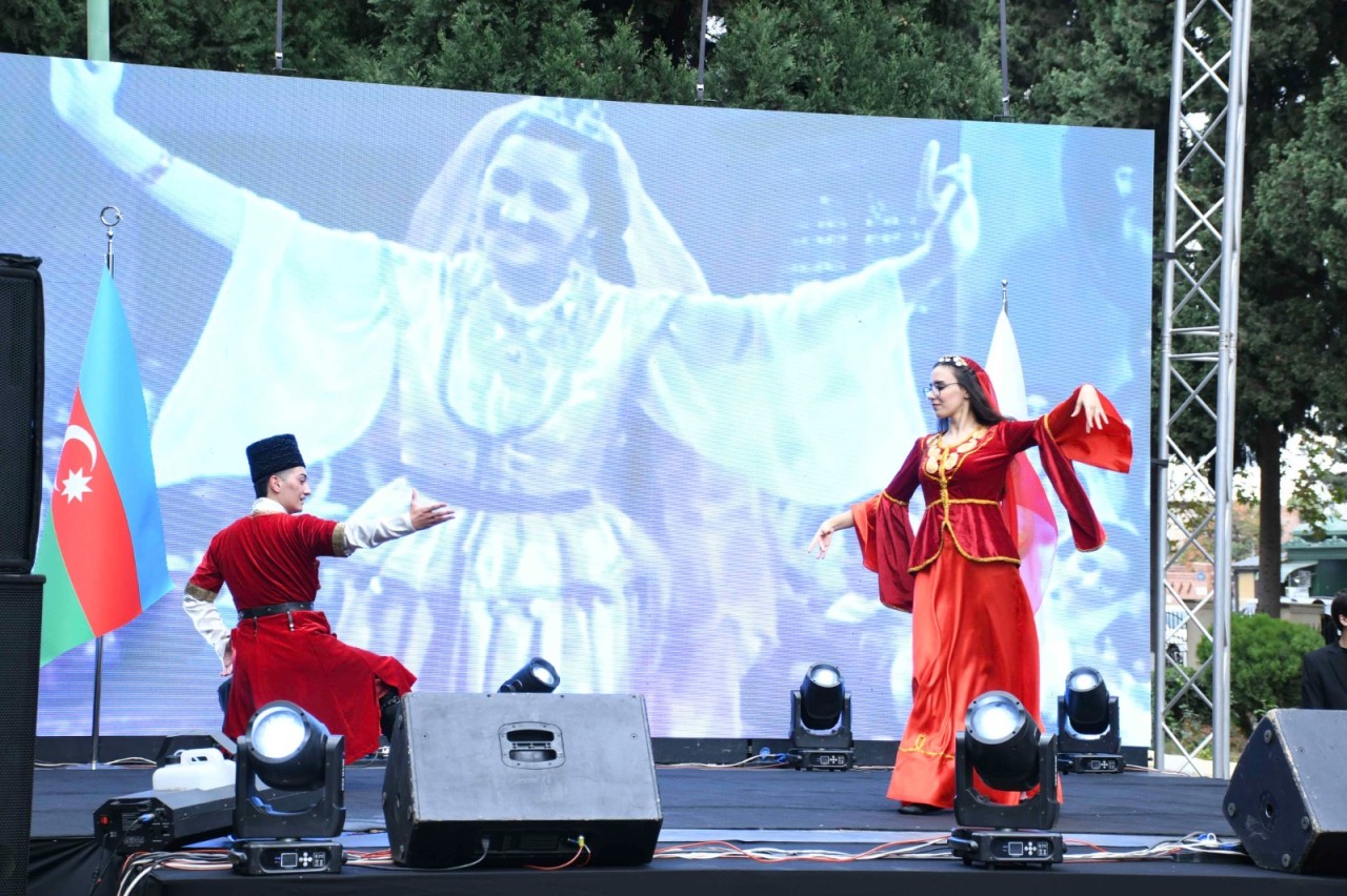 ADAU-da tələbələrin I Beynəlxalq Mədəniyyət Festivalı rəngarəng proqramla yadda qalıb - FOTOLAR