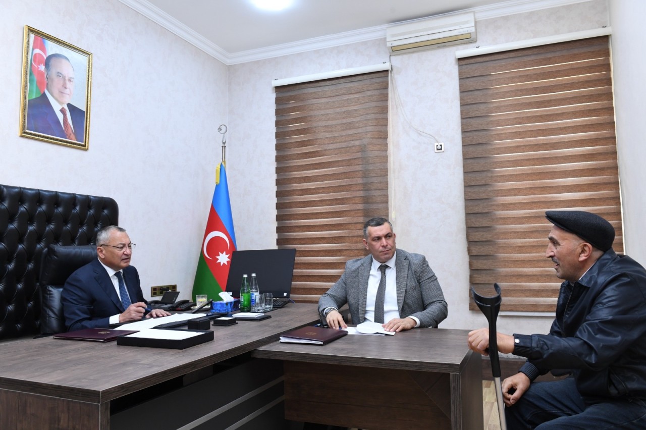 Rövşən Rzayev növbəti vətəndaş qəbulu keçirdi - FOTO