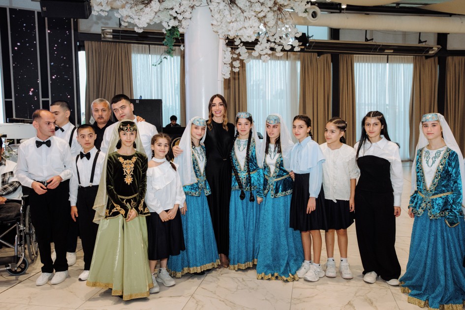 Leyla və Arzu Əliyevalar "Cənnətin ariyası" konsertində - FOTOLAR