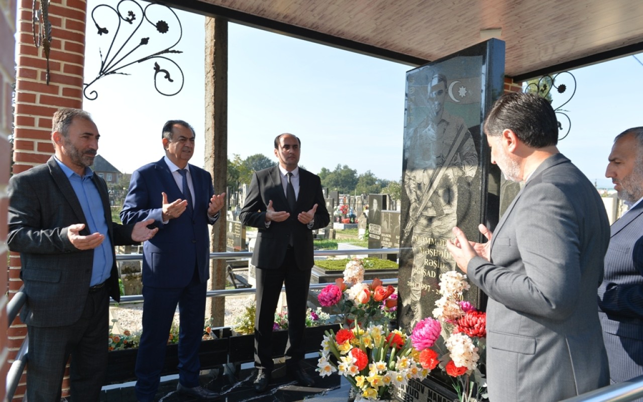 Şəhid Rəşid Məmmədovun məzarı ziyarət edilib - FOTO