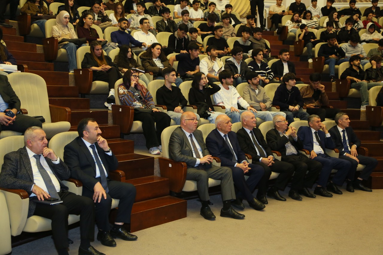 AzTU-da mühəndis hazırlığının strateji əhəmiyyəti müzakirə olundu - FOTOLAR