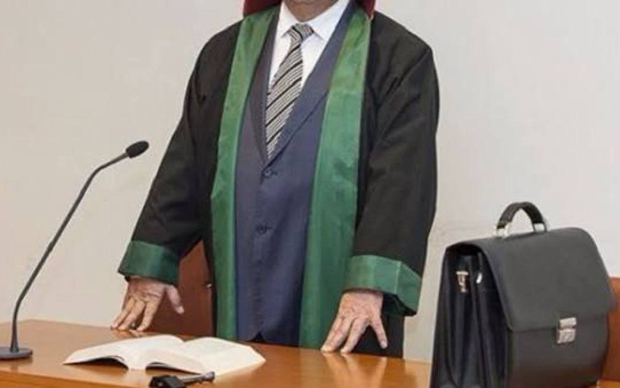 Bu vəkillər üçün əlavə stimullaşdırıcı tədbirlərin görülməsi təklif olunur