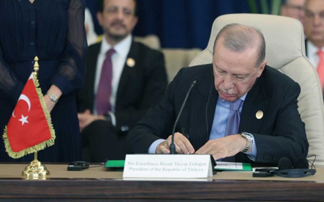 Ərdoğan imzanı səhv atdı, ortaya bu dialoq çıxdı - VİDEO