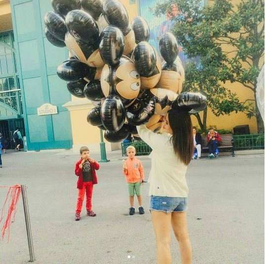 400 min dollara toy edən məmur qızının    dəbdəbəli yay istirahəti (FOTOLAR)
