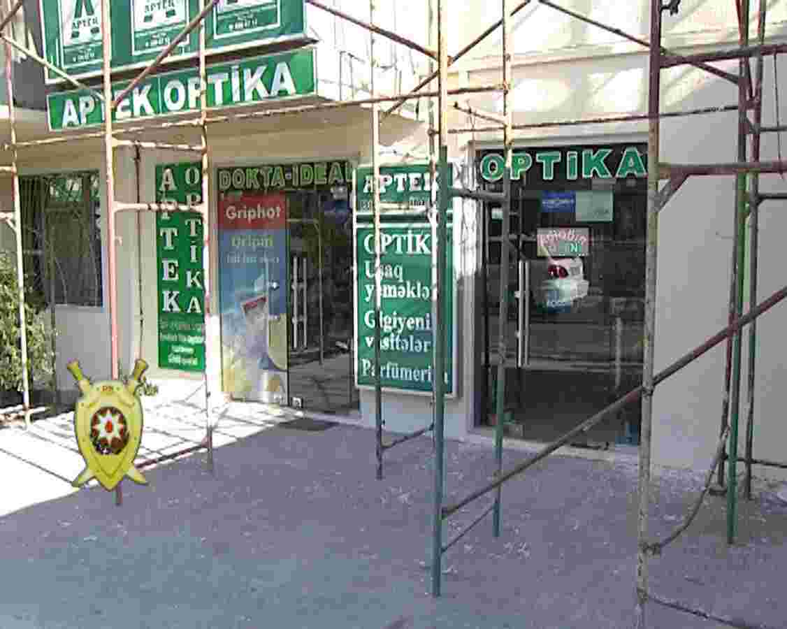 Aptekdən oğurluğa cəhd göstərən şəxs  TUTULDU (FOTOLAR)