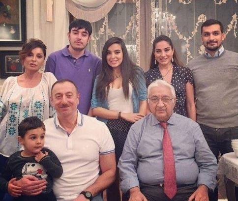 Prezidentin ailəsində   ƏLAMƏTDAR GÜN (FOTOLAR)
