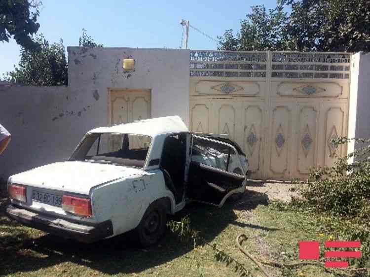 VAZ-2107 ağaca çırpıldı -  FOTOLAR