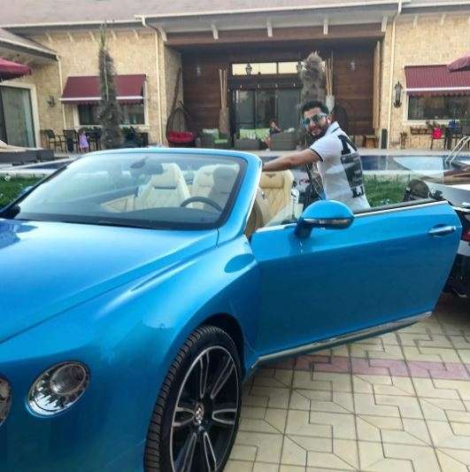 Azərbaycanlı məşhurlar yarımmilyonluq maşınlarını   nümayiş etdirdi (FOTO)