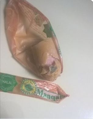 Halal nemət 1000 bərəkətdən İYRƏNCLİK:    Sosislərin içindən görün nə çıxdı - FOTO