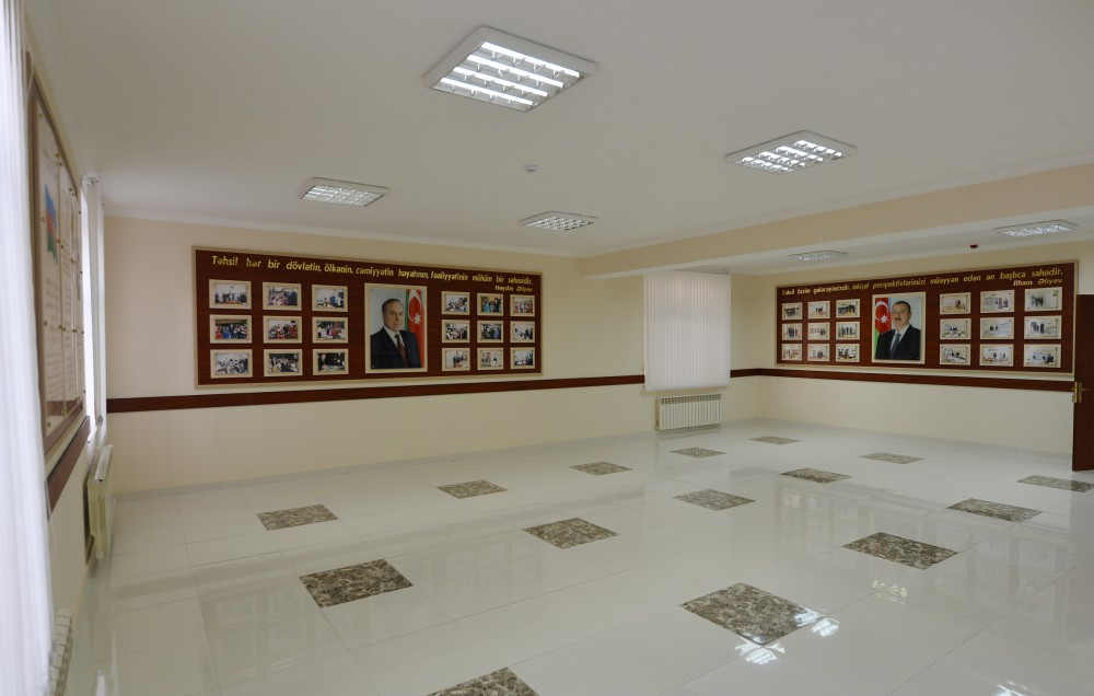 İlham Əliyev   məktəbin açılışında (YENİLƏNİBFOTO)