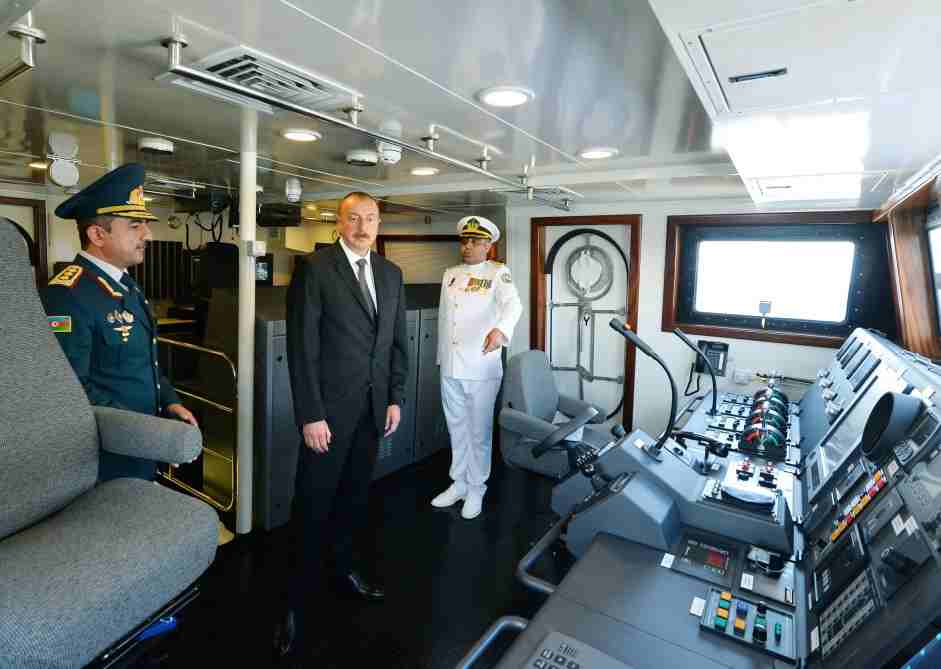 Prezident Tufan tipli    sərhəd gözətçi gəmisində (FOTOLAR-YENİLƏNİB)