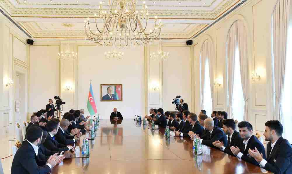 Prezident Qarabağ futbol klubunun heyətini belə    QƏBUL ETDİ (FOTOLAR)