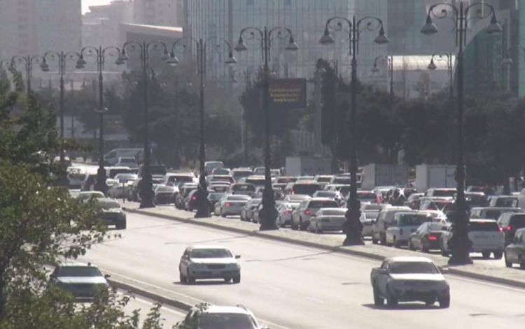 Bakının mərkəzində Prado AŞDI -  TIXAC YARANDI (FOTO)