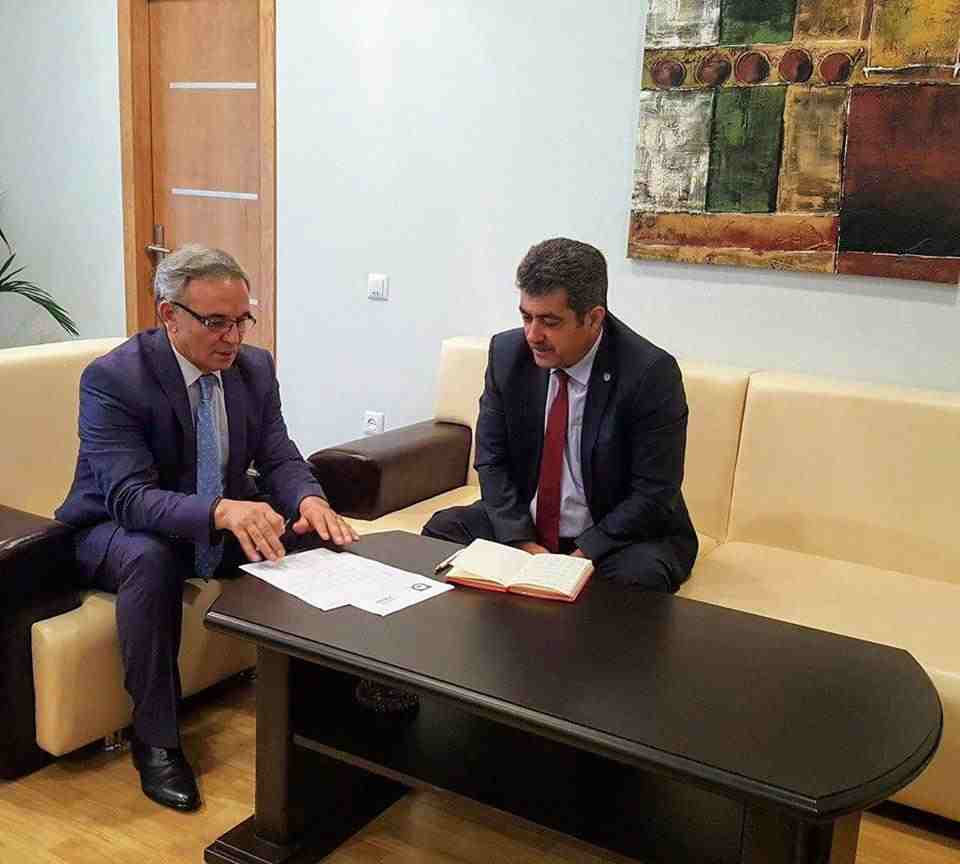 Menderes Mətbuat Şurasında -  FOTO