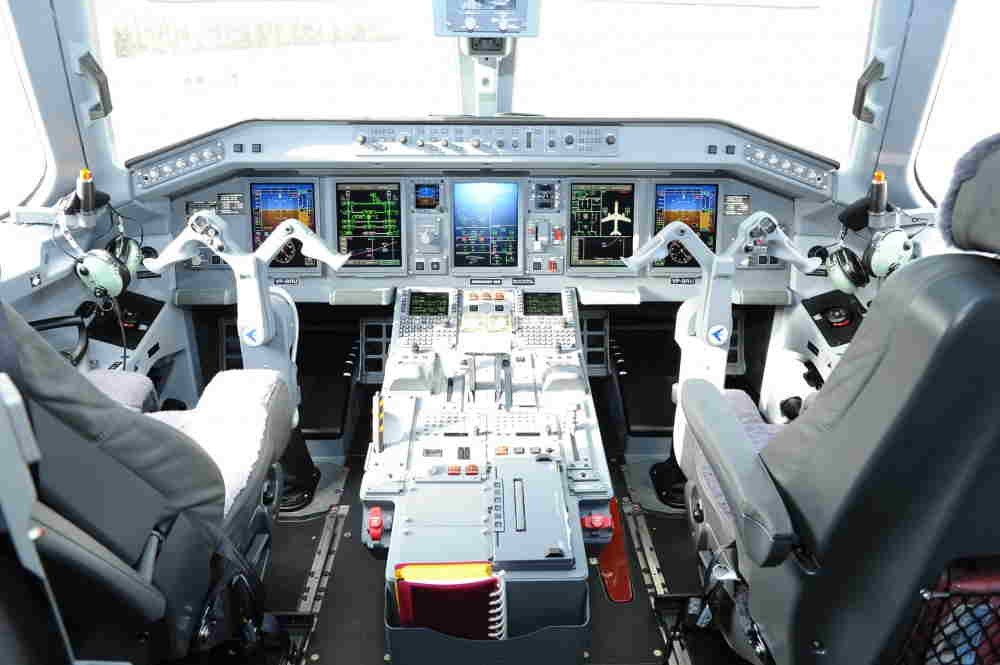 Cahangir Əsgərov Prezidenti bu təyyarə ilə  TANIŞ ETDİ (FOTOLAR)