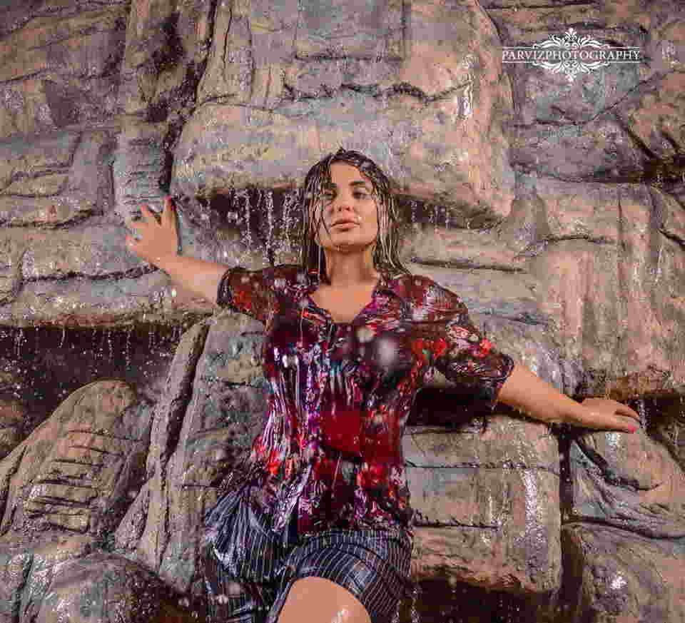 Şəbnəm Tovuzlu bu dəfə suyun altında... - FOTOLAR