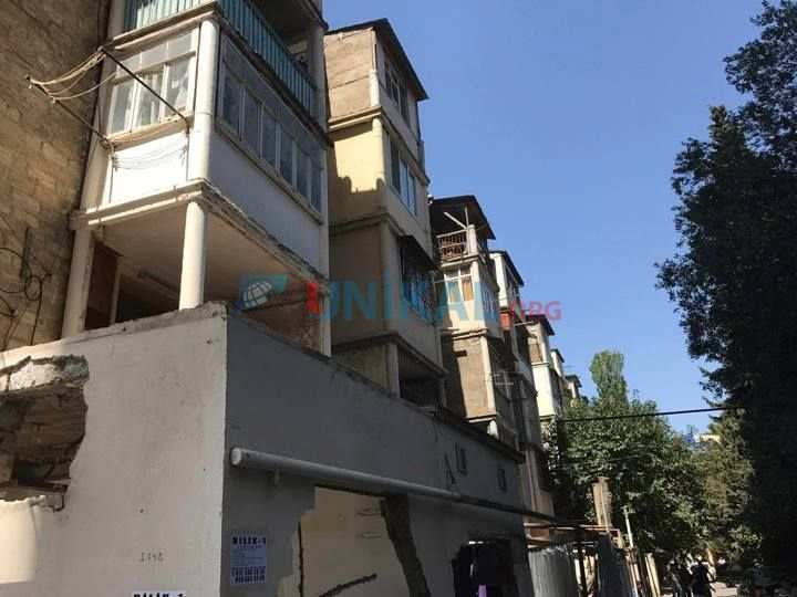 İnşaatçılar metrosunun kənarındakı 5 mərtəbələr belə sökülür - YAŞILLIQLAR MÜHASİRƏYƏ ALINDI (FOTO-VİDEO)