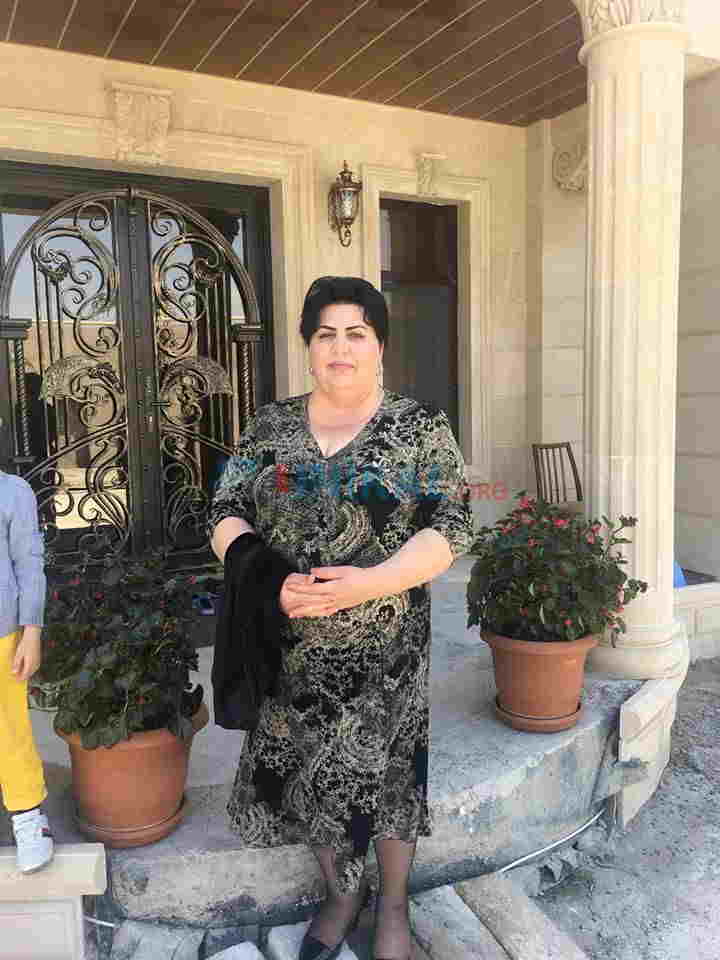 Jurnalisti təhqir edən Nailə müəllimə şairə imiş:  CIRMAÄžA NƏ BEZİMİZ QALDI... (FOTOLAR)