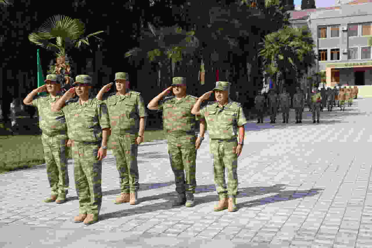 Zakir Həsənov ÖN CƏBHƏDƏ   döyüş hazırlığı səviyyəsini YOXLADI (FOTOLAR)