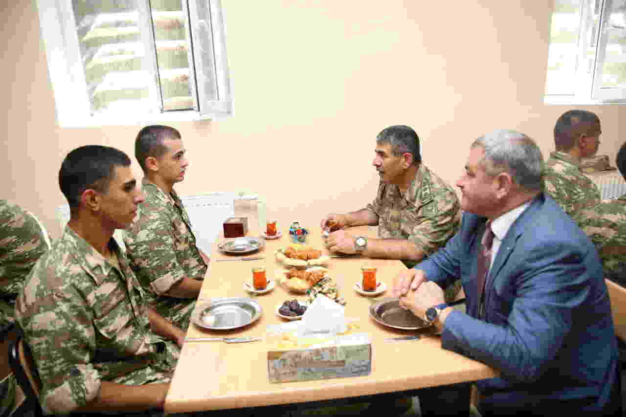 Zakir Həsənov ÖN CƏBHƏDƏ   döyüş hazırlığı səviyyəsini YOXLADI (FOTOLAR)