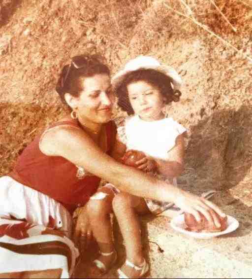 Bu da Şəbnəmin uşaqlıq FOTOsu