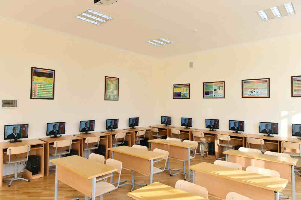 Hacıbala Abutalıbov 74 nömrəli məktəbi Prezidentə    TƏQDİM ETDİ - FOTOLAR-YENİLƏNİB