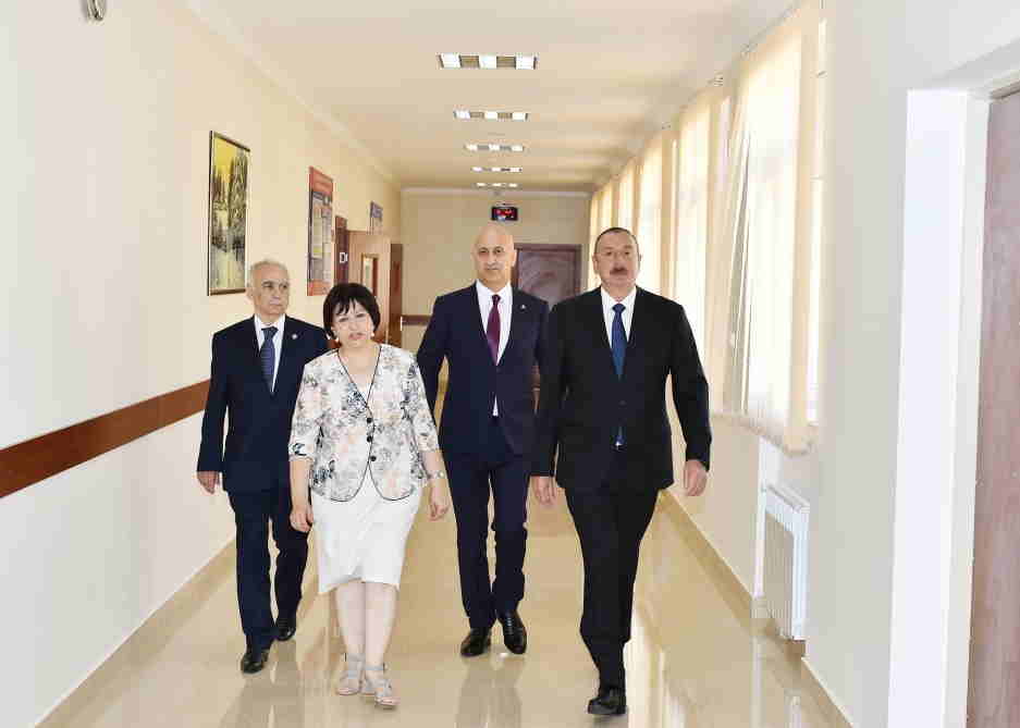 İlham Əliyev 10 saylı orta məktəbdə -   FOTOLAR