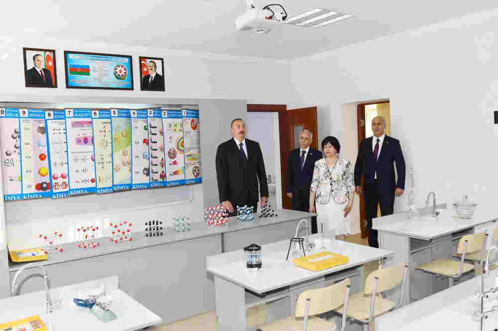 İlham Əliyev 10 saylı orta məktəbdə -   FOTOLAR