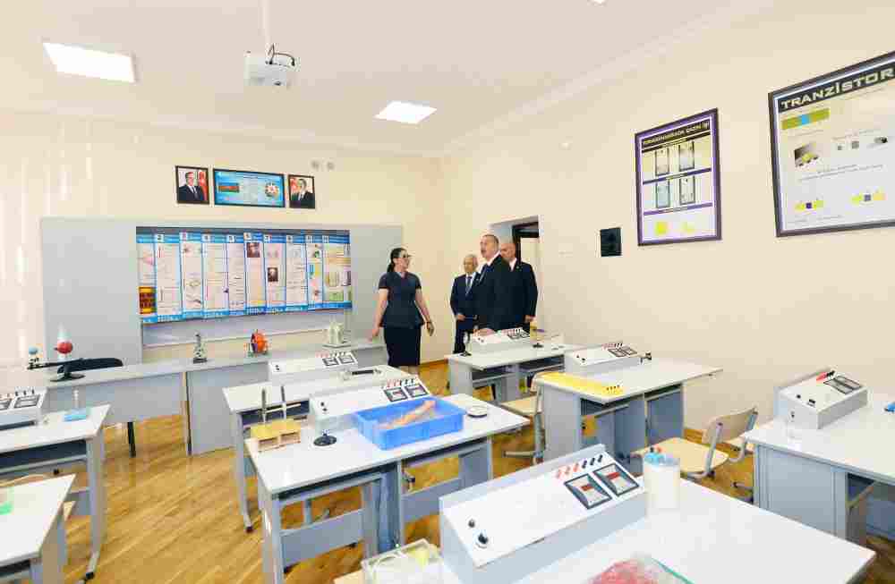 İlham Əliyev    62 saylı məktəb-liseydə (FOTOLAR)