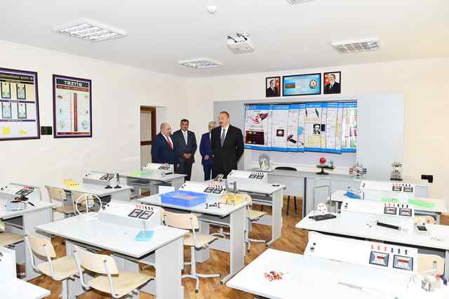 İlham Əliyev   212 saylı məktəbdə (FOTOLAR)