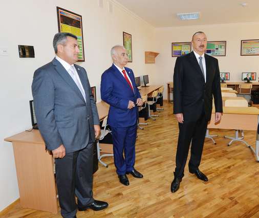 İlham Əliyev   212 saylı məktəbdə (FOTOLAR)