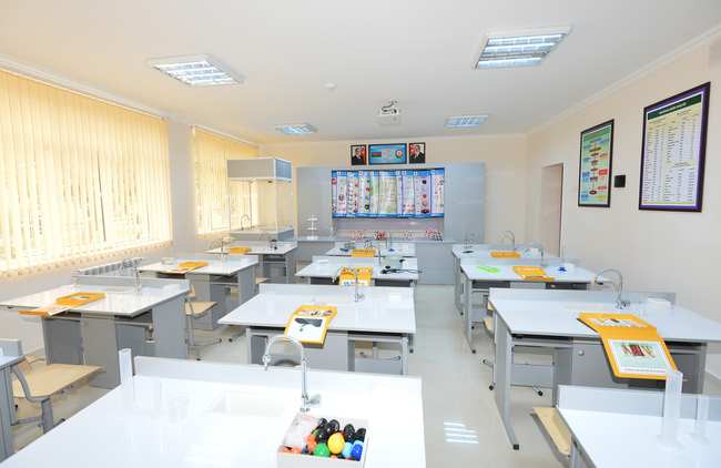 İlham Əliyev   212 saylı məktəbdə (FOTOLAR)