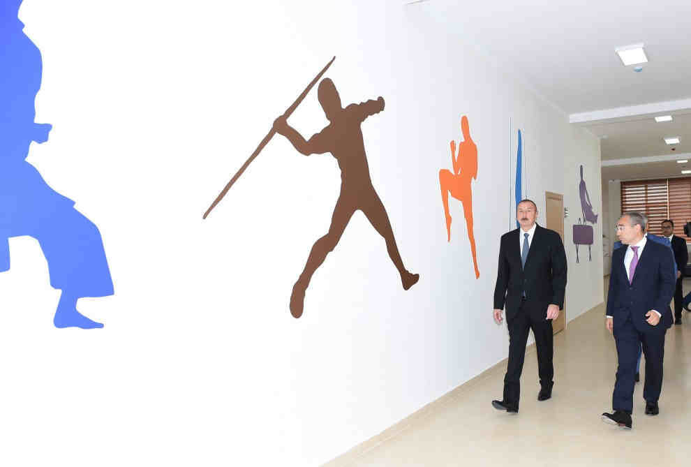 Mikayıl Cabbarov Prezidentə  İdman bazasını təqdim etdi - FOTOLAR-YENİLƏNİB