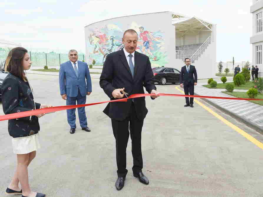 Mikayıl Cabbarov Prezidentə  İdman bazasını təqdim etdi - FOTOLAR-YENİLƏNİB