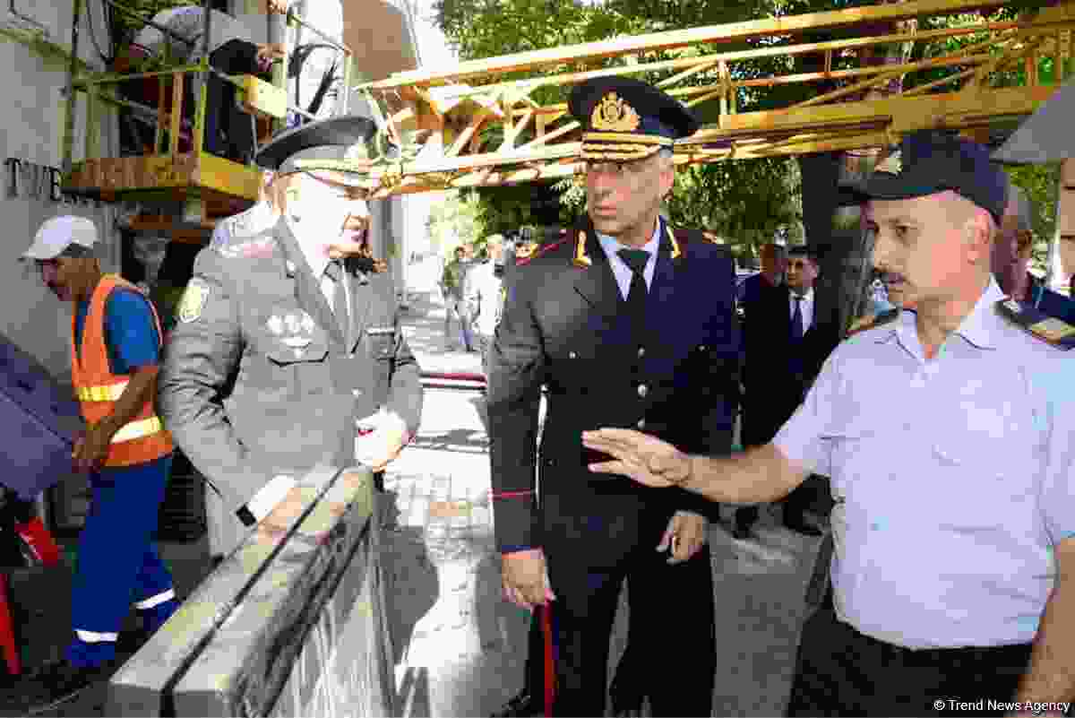Hacıbala Abutalıbov ermənilərin    KAFESİNİ BAÄžLATDIRDI - FOTOLAR