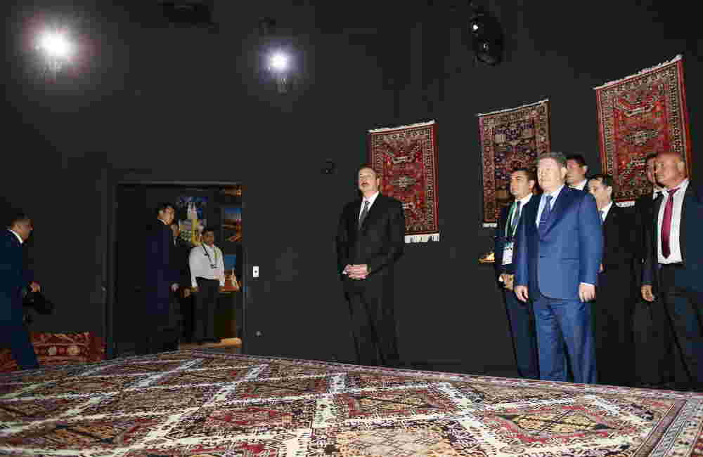 Prezident Astanda sərgidə belə qarşılandı -  FOTOLAR