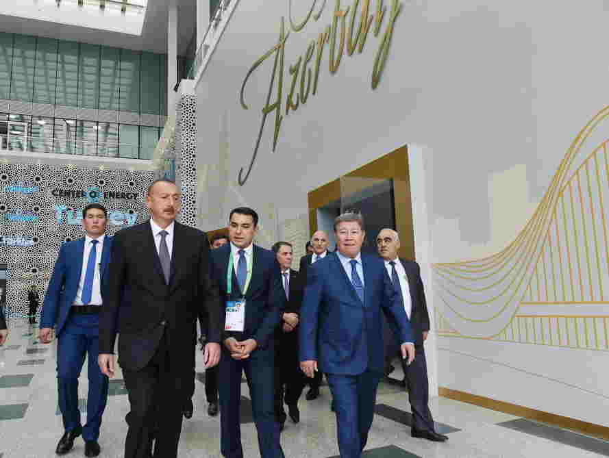 Prezident Astanda sərgidə belə qarşılandı -  FOTOLAR