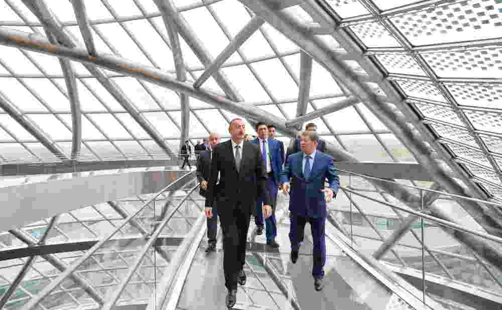 Prezident Astanda sərgidə belə qarşılandı -  FOTOLAR