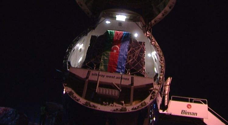 Müsəlmanlara göndərilən 100 ton humanitar yardım ünvana çatdı - VİDEO