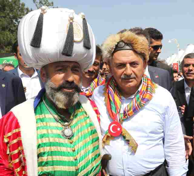 Türkiyənin baş nazirinin at belində görüntüləri YAYILDI -  FOTOLAR