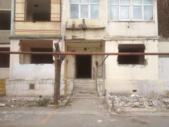Bakıda beşmərtəbəli binaların   söküntüsü başladı - FOTO