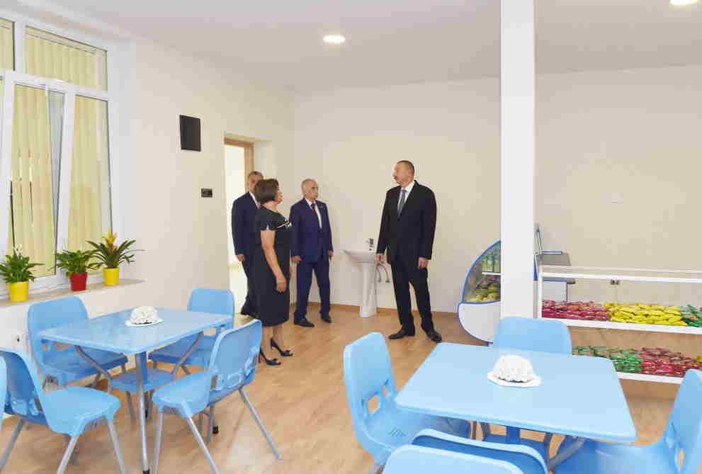 İlham Əliyev 162 nömrəli məktəbdə -   YENİLƏNİB-FOTO