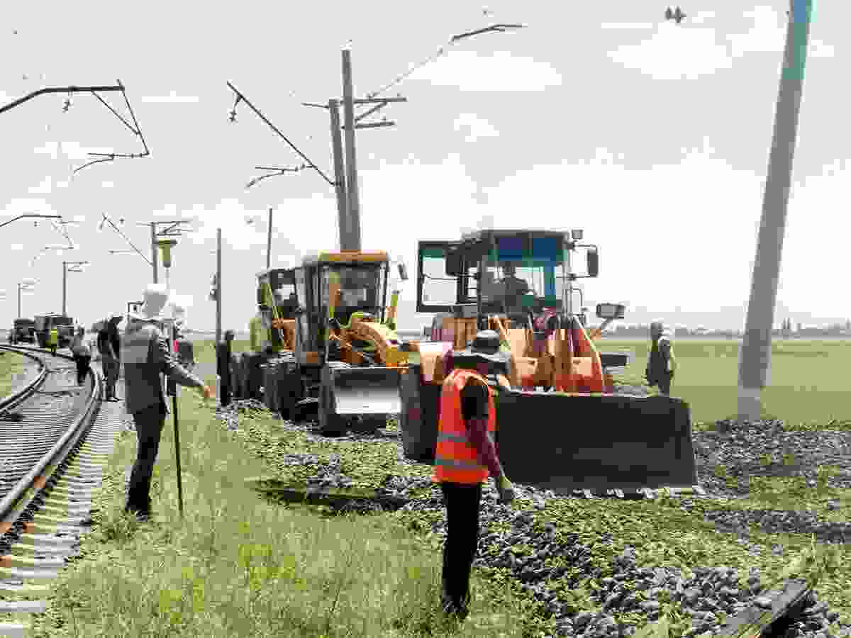 Yevlax-Mingəçevir mənzilində 9,3 km dəmir yolu əsaslı təmir olunur -   FOTO